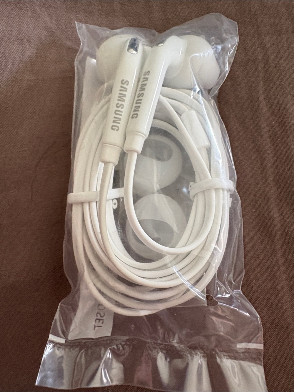 🌟 Samsung: White Wired Earbuds with In-Line Microphone SEALED